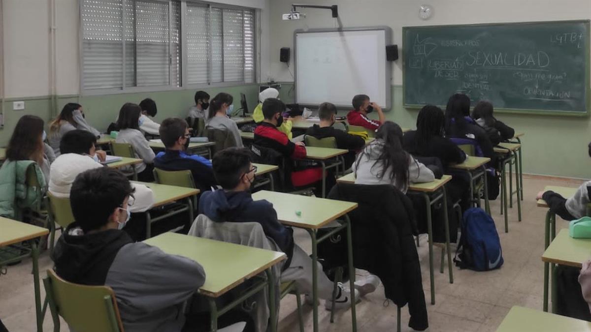 Más de 10.000 estudiantes de secundaria de todos los institutos han participado en talleres sobre salud juvenil, educación en valores o medioambiente
