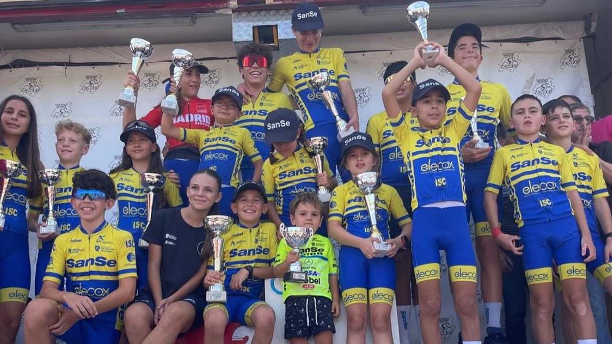 Sumó cinco medallas de oro, seis de plata y un bronce en las distintas categorías 