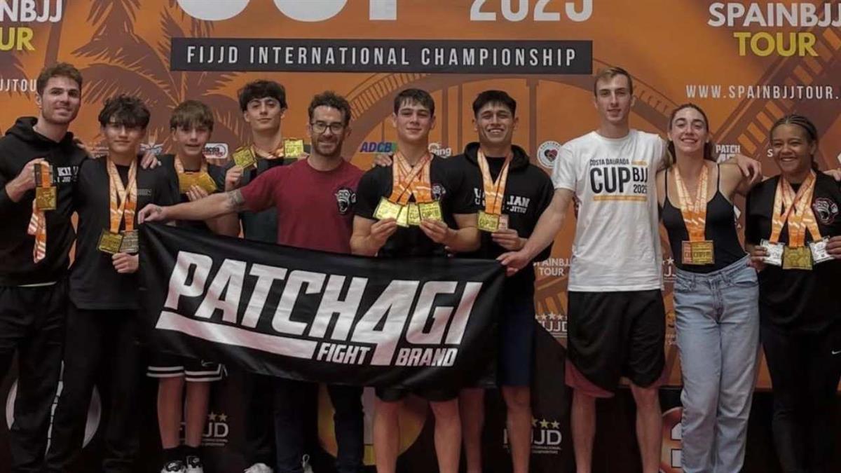 El 300 Fight Club participó en la COSTA DAURADA CUP 2025, donde consiguieron 14 medallas de oro