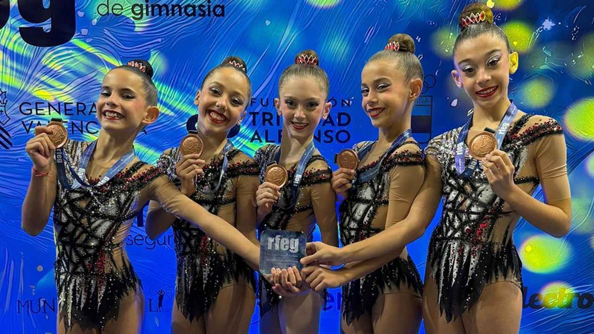 Vera Becerra y Ainara López se colgaron la medalla de bronce en el Campeonato Nacional Base de Conjuntos