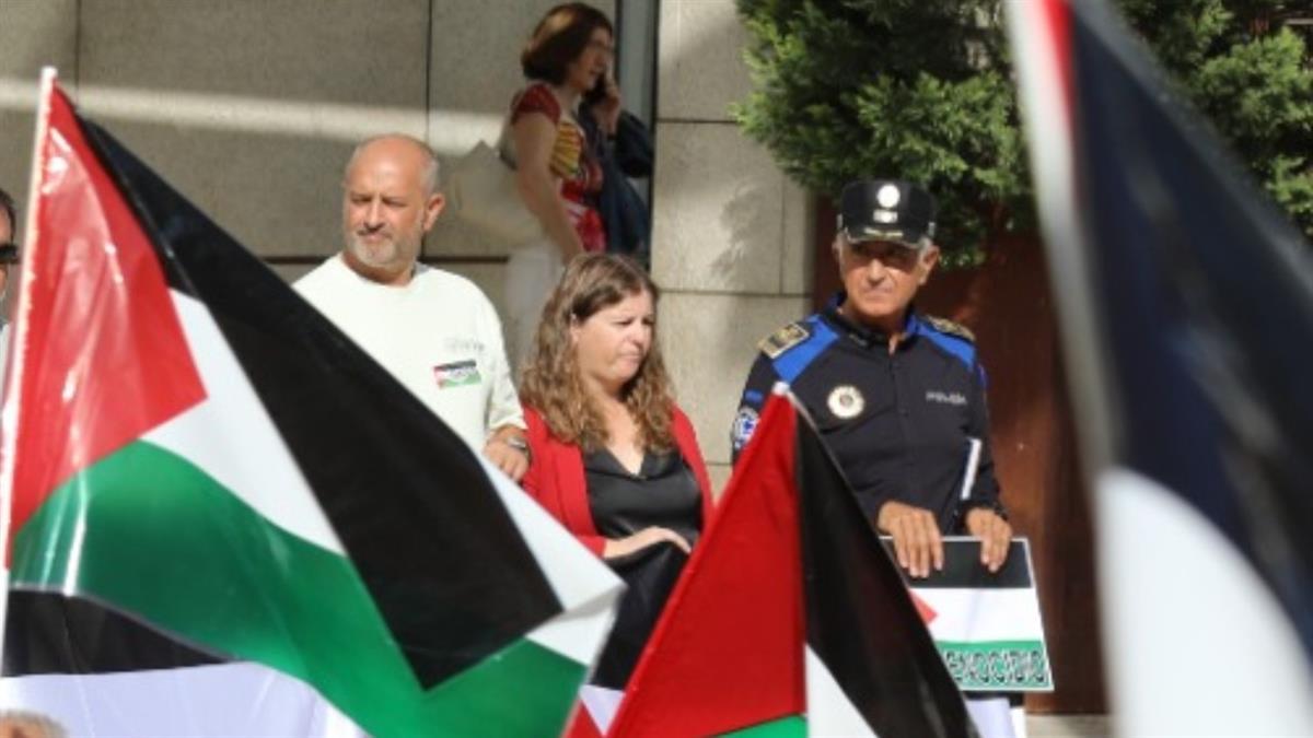 Habría participó de forma activa en la concentración política en favor de Gaza junto a los miembros del Gobierno municipal