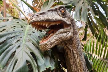 Más de 100 dinosaurios llegan a Madrid en una gran exposición al aire libre
