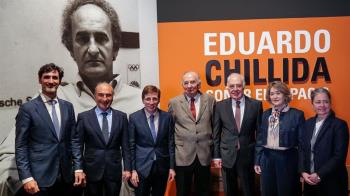 La exposición incluye esculturas, obras gráficas, dibujos, collages y retratos