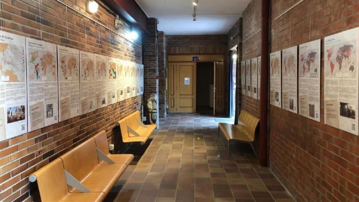 Esta muestra reúne una veintena de paneles informativos