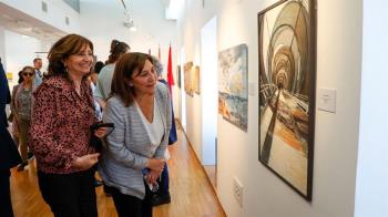 La muestra reúne 73 cuadros pintados por pintores locales