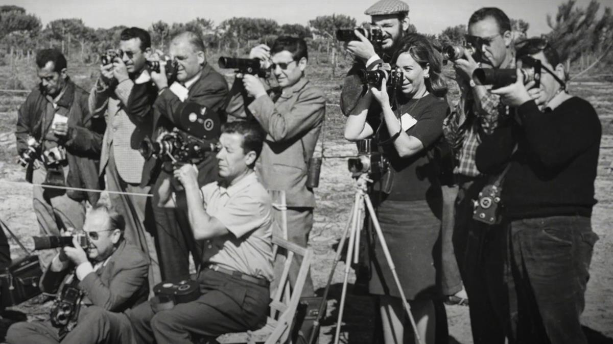 La Comunidad de Madrid dedica la exposición Madrid/Moda a pie de calle