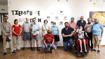 La Fundación AMÁS exhibe diferentes trabajos realizados por personas con discapacidad intelectual 