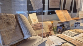 La Biblioteca F. Lázaro Carreter acoge una exposición enmarcada en las Jornadas del Libro