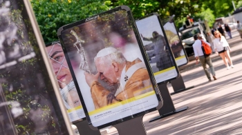 Se han instalado doce soportes en el paseo de Recoletos