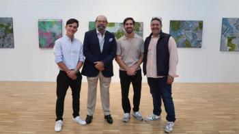 Sus propuestas expositivas están centradas en la pintura, la fotografía y el dibujo