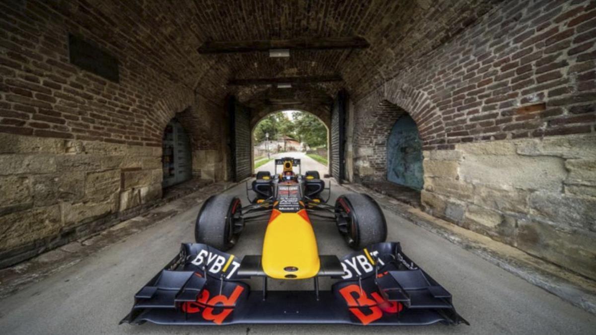 Los vecinos que se acerquen podrán ver de cerca y tomar imágenes del vehículo