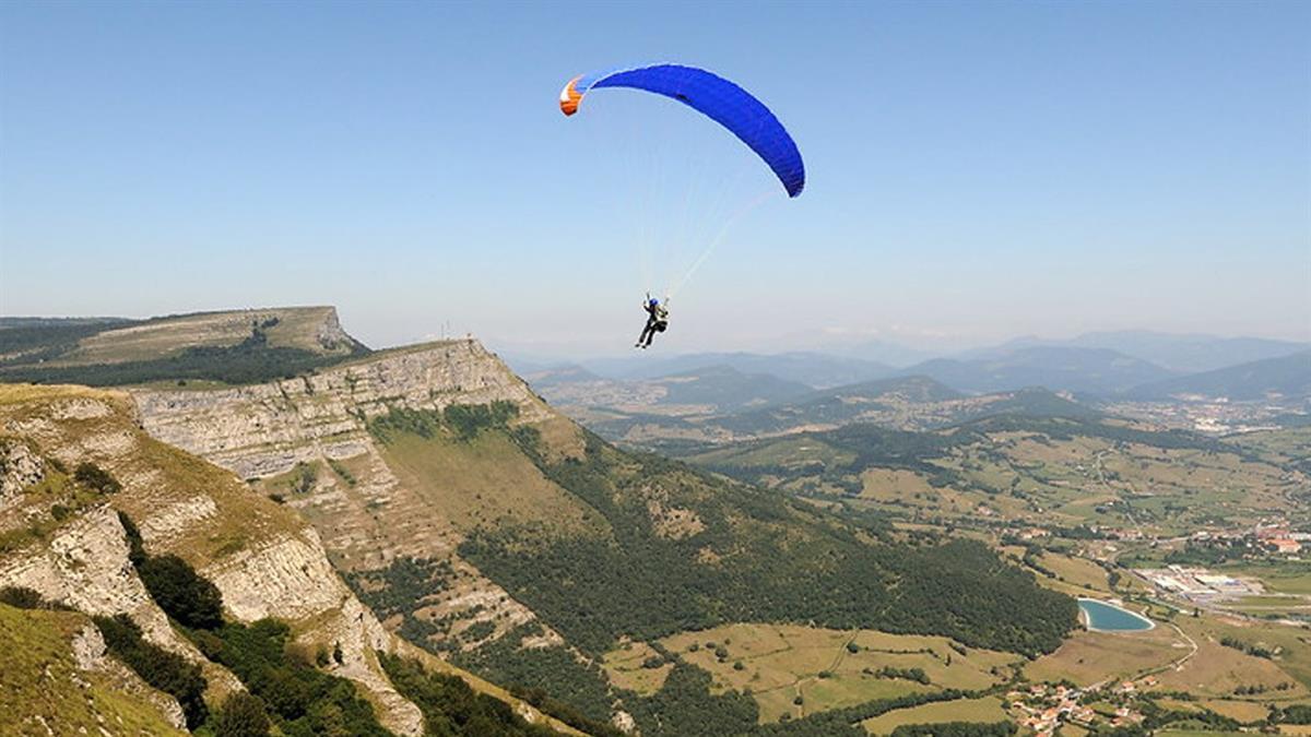 El hombre de 51 años perdió la vida la noche del lunes tras precipitarse en el Pico Mondalindo 