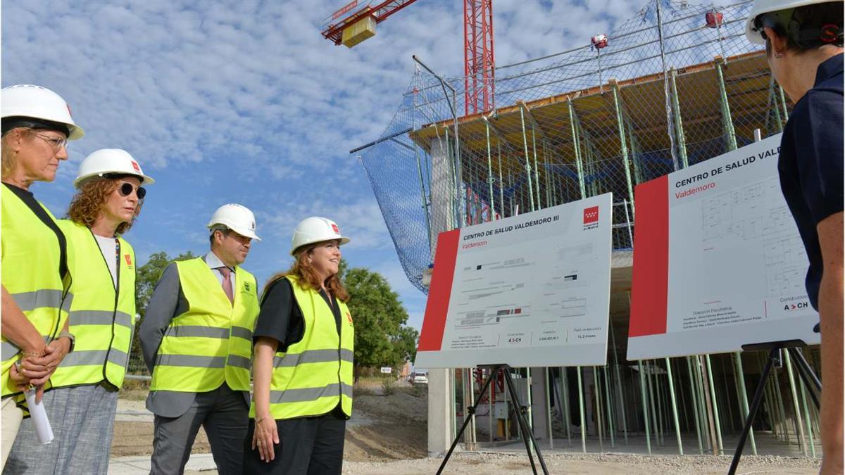 La consejera de Sanidad en la Comunidad de Madrid ha visitado las obras