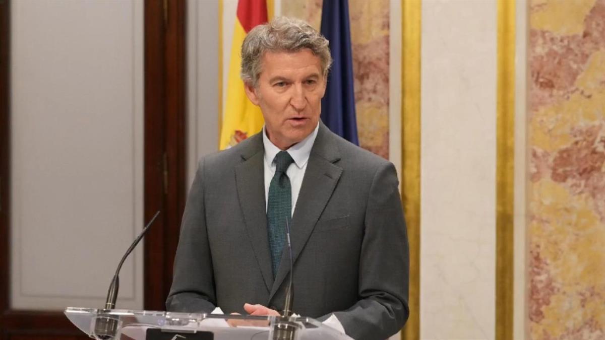 El líder de la oposición considera que "se ha rodeado de delincuencia toda su trayectoria política"