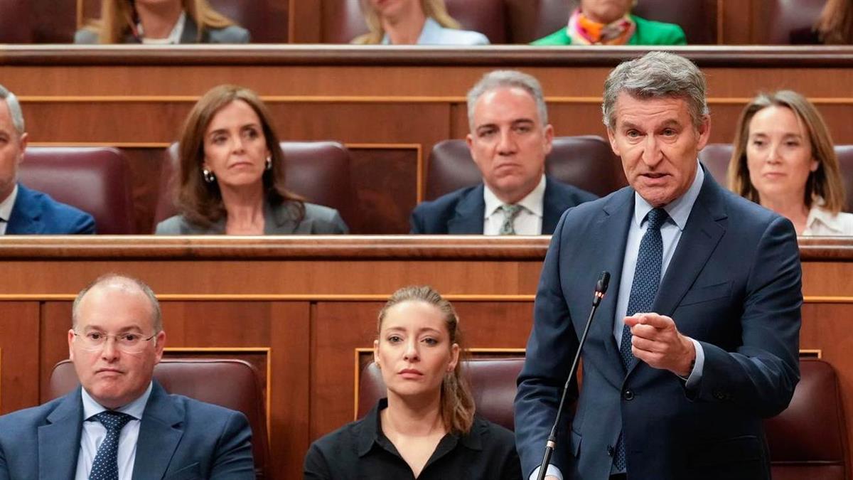 El líder del PP habla de un “cambio de Gobierno para conocer lo que ha hecho” el presidente socialista