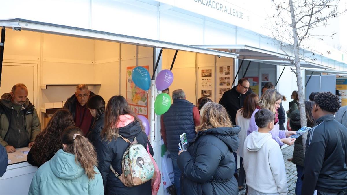 La feria ‘Aula Fuenlabrada’ incorpora una treintena de estands y el formato “First Dates Profesional” para orientar desde Infantil hasta la Universidad
