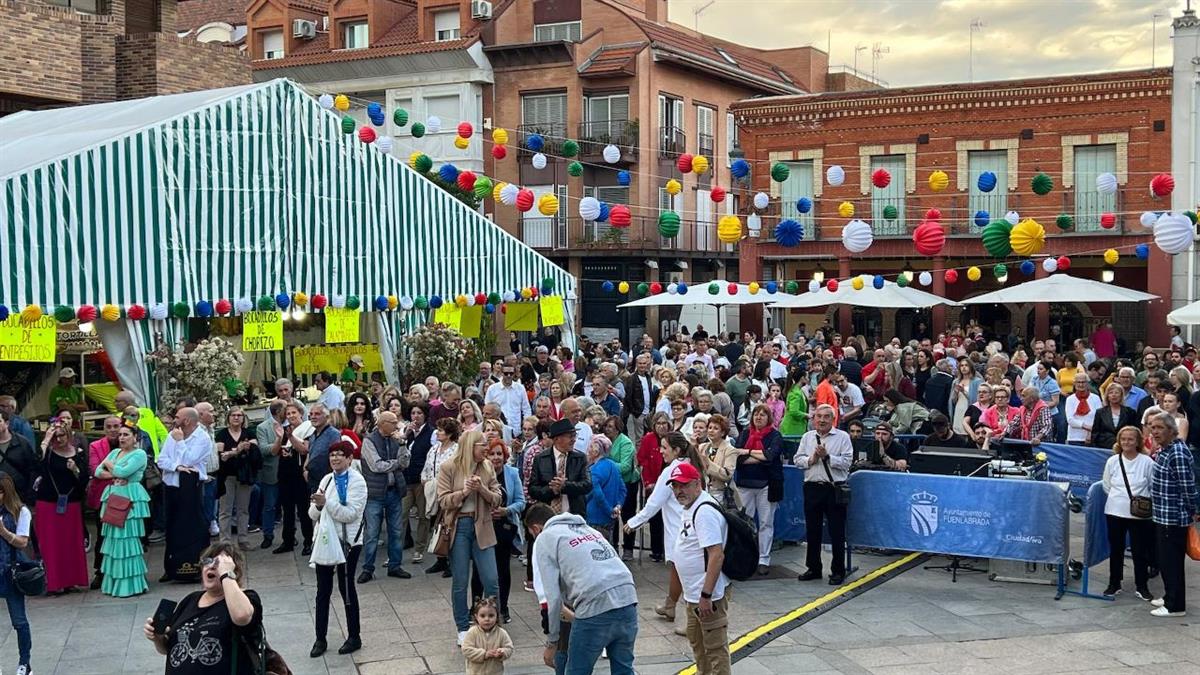 Entre el 17 y el 19 de abril, la Plaza de España acoge una programación especial organizada por el Ayuntamiento y la Casa Regional Andaluza