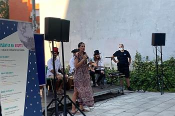 Todos los sábados de agosto habrá sesiones de cuenta cuentos al aire libre, a las 20:00 horas para el público infantil y a las 21:30 para adultos