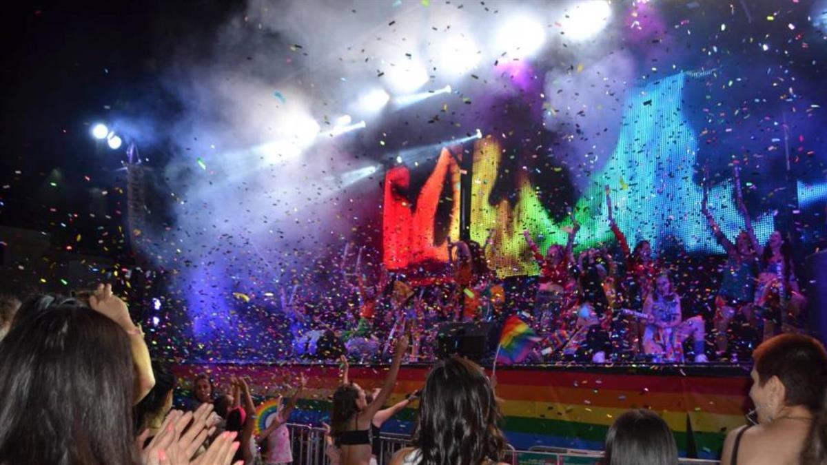 El sábado 7 de junio en la Plaza de España