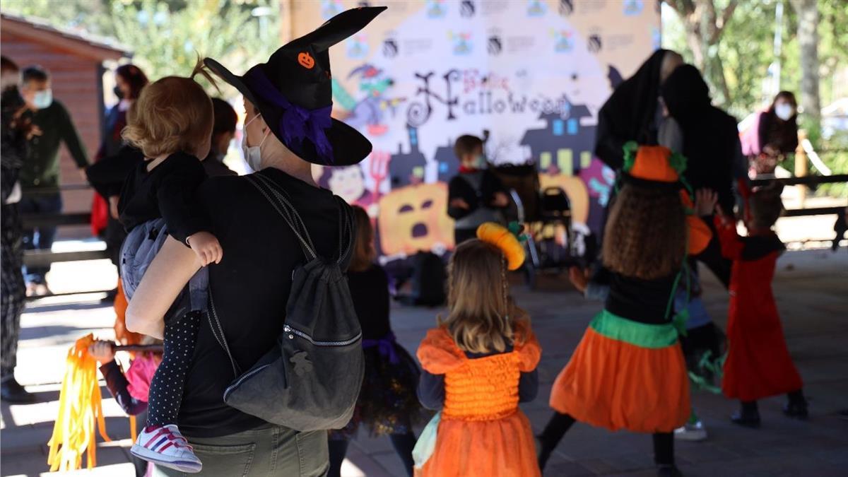 Pasajes del terror, pasacalles, concursos organizados y cientos de actividades copan la agenda de ocio estos días