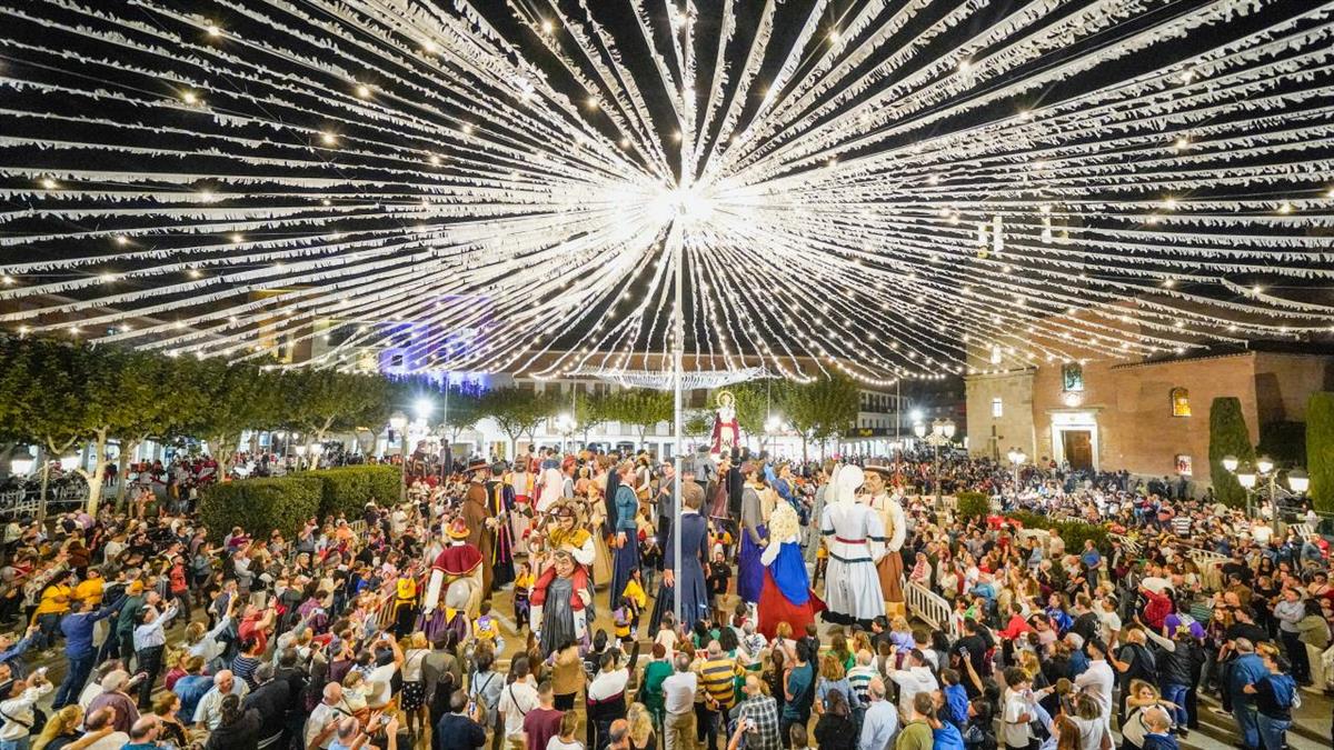 La ciudad acogerá el mayor Encuentro de Gigantes y Cabezudos de la región