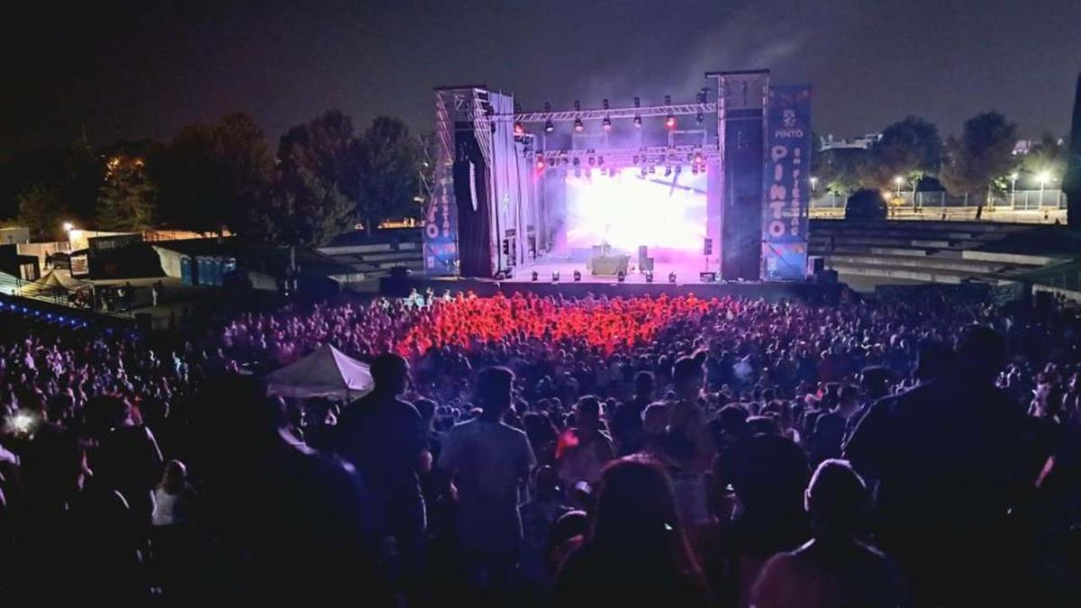 La actuación de Ana Guerra, la Fiesta Holi o paella popular han protagonizado el primer fin de semana de Fiesta