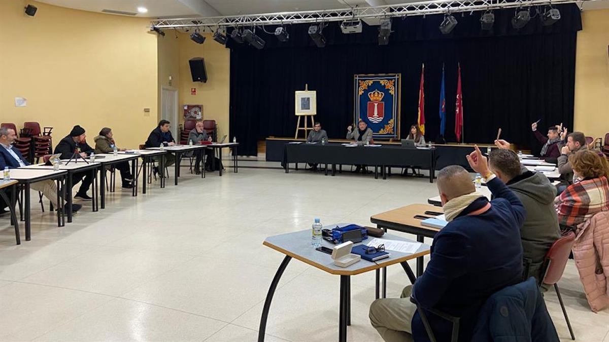 Los concejales de PP y PSOE votaron a favor de la medida mientras Vox se abstuvo y el concejal no adscrito votó en contra