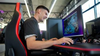 El alcalde, José Luis Martínez-Almeida, ha recibido a los equipos finalistas 