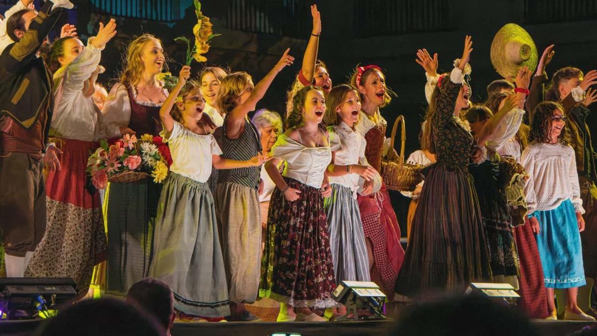 Vecinos y visitantes han disfrutado de una programación que ha conjugado la fuerza de la tradición con la vitalidad de la cultura y el entretenimiento