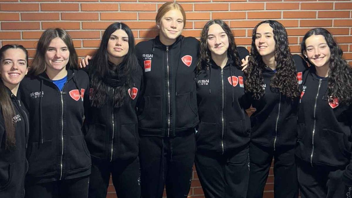 Este campeonato ha contado con la presencia de 36 jugadores, seleccionadores y fisioterapeutas del club