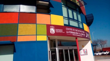 Ha organizado un programa formativo de instalación de moquetas y revestimientos junto a la Asociación de Empresarios APR 