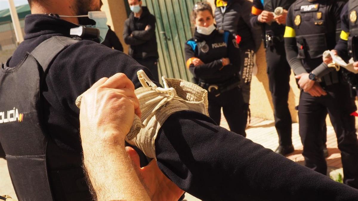 El objetivo de este curso es adquirir las habilidades y destrezas correctas a la hora de actuar en una situación de emergencia.