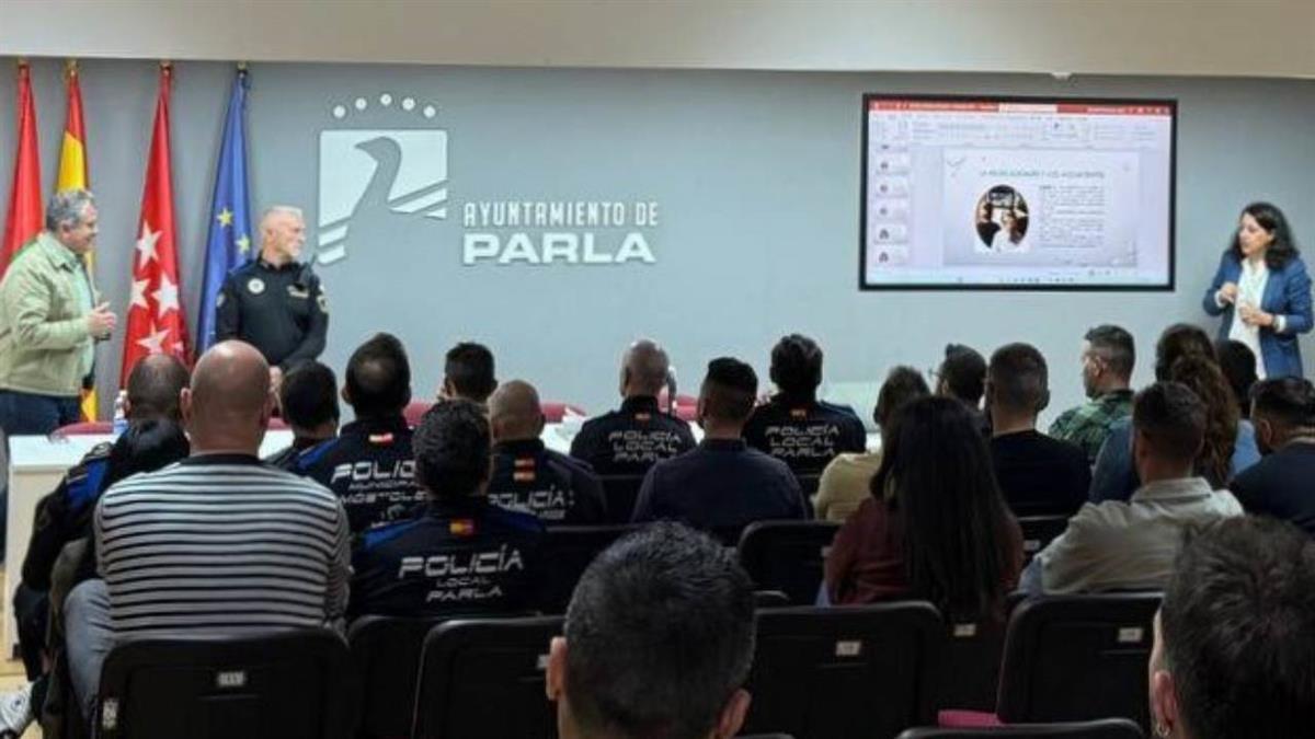 Efectivos de Policía Nacional y agentes de Policía Local actualizan su formación en Parla