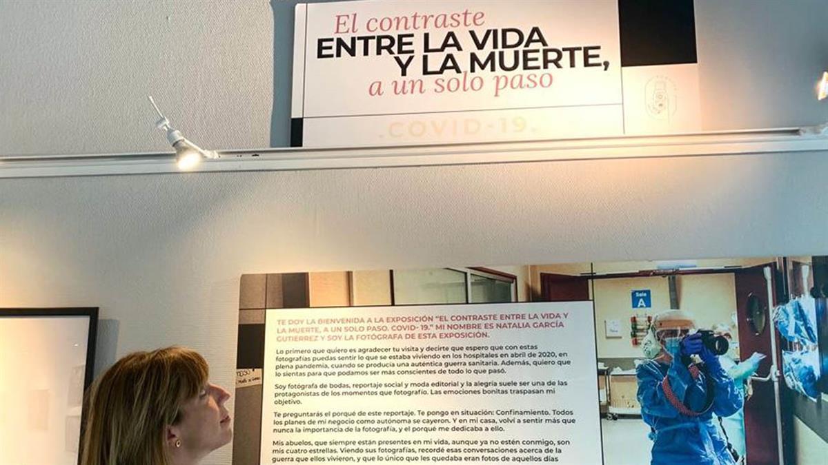La fotógrafa Natalia García recoge, a través de 85 piezas, su experiencia en el Hospital de Getafe