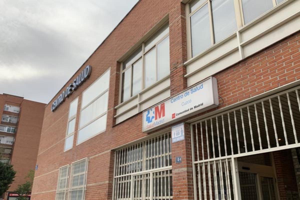 El alcalde, Javier Ayala, insta a no bajar la guardia frente al virus, "estemos o no confinados"