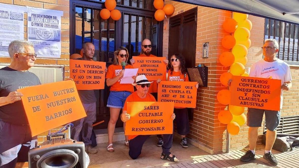 Vecinos de la calle Pinto acusan a la Sareb de frenar la negociación para adecuar sus alquileres 