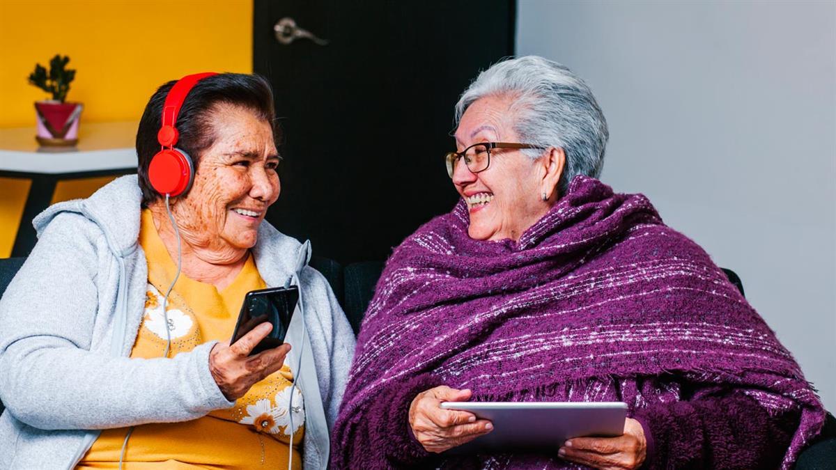 Con el fin de promover un envejecimiento activo y saludable y crear una Ciudad Amigable con las personas mayores