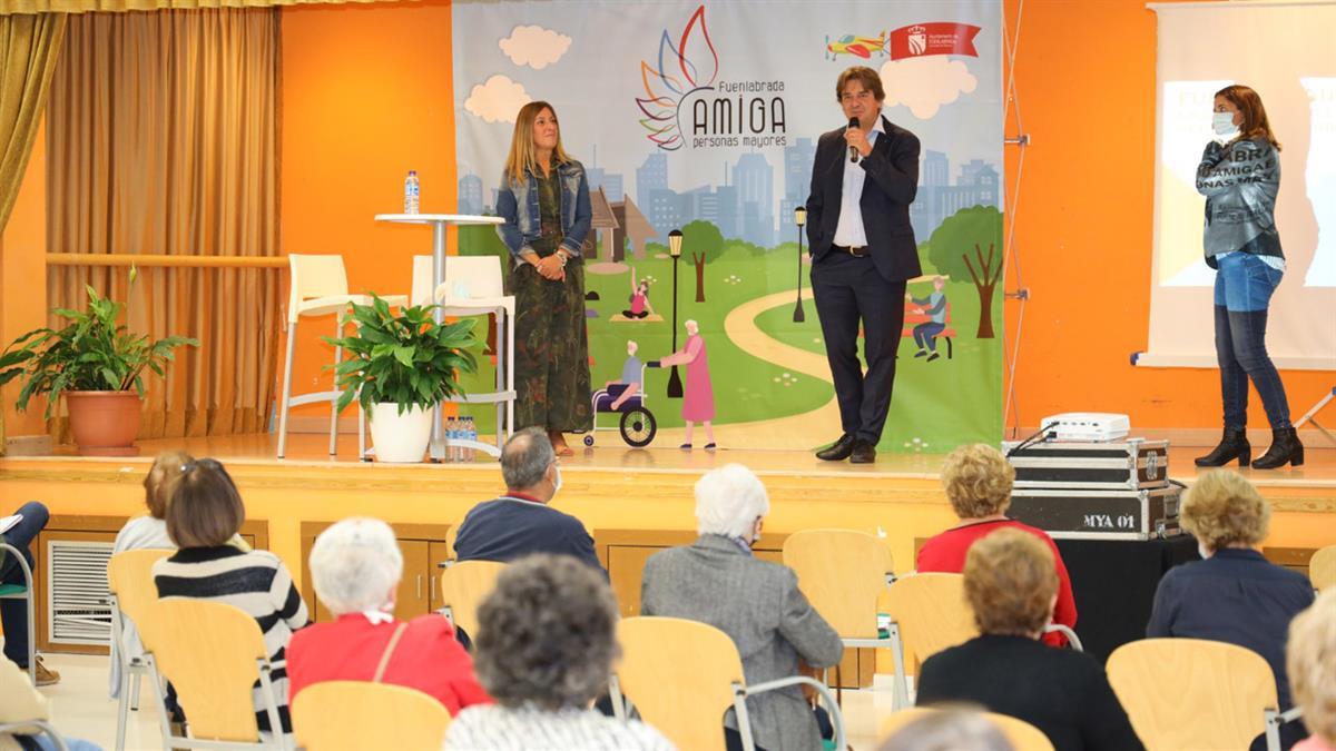 Este viernes, ha tenido lugar la primera de las reuniones en las que participan los mayores para recoger sus necesidades