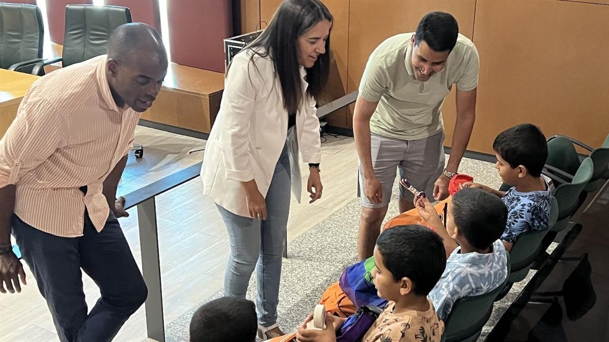 El Ayuntamiento y la Fundación Clínica Universitaria de la URJC colaboran en el programa ‘Vacaciones en Paz’.
