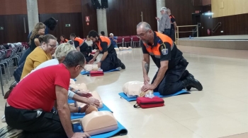 El Ayuntamiento de Fuenlabrada ha formado a cientos de ciudadanos en técnicas de reanimación y uso de desfibriladores