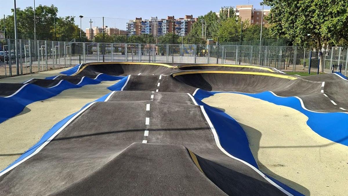 La nueva instalación ocupa 1.360 metros cuadrados, incluye una zona de calistenia y ofrece acceso gratuito de 10:00 a 22:00 horas