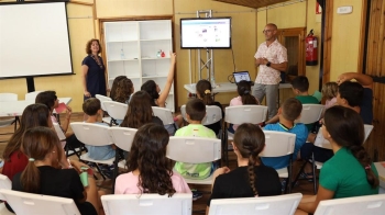 Más de 1.500 niños y niñas participan este verano en talleres de lengua de signos, igualdad y seguridad digital dentro del programa municipal de conciliación familiar