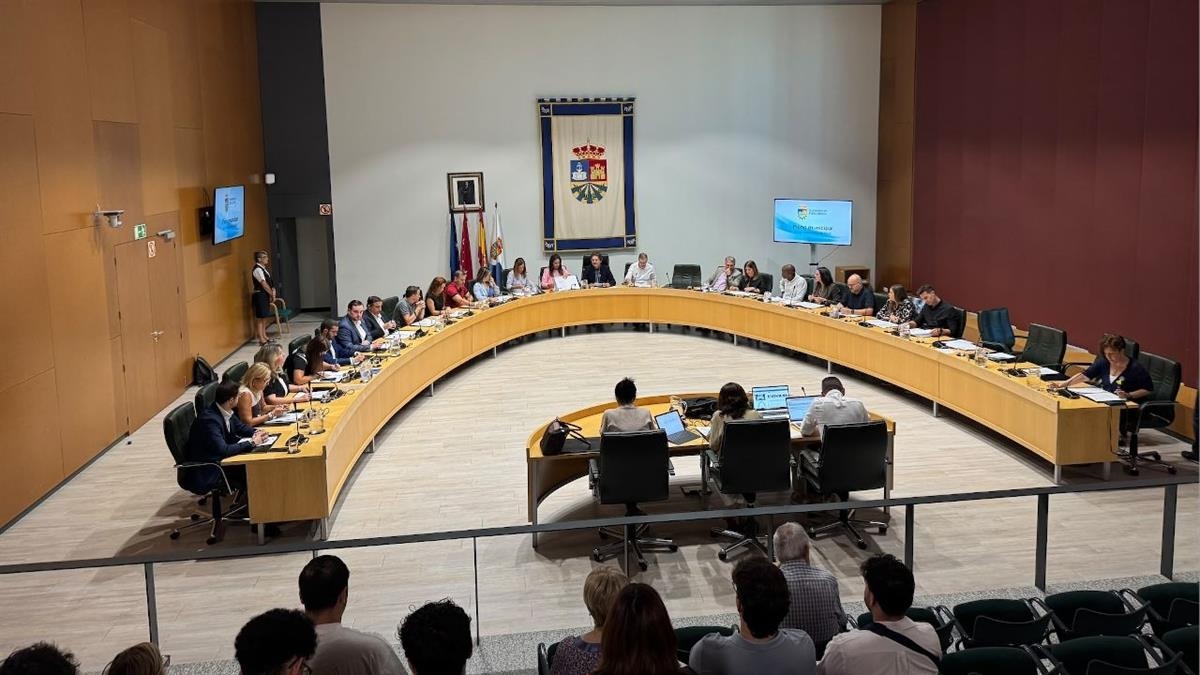 Javier Ayala reclama cooperación entre administraciones mientras el PP local acusa al alcalde de haberse “escondido”