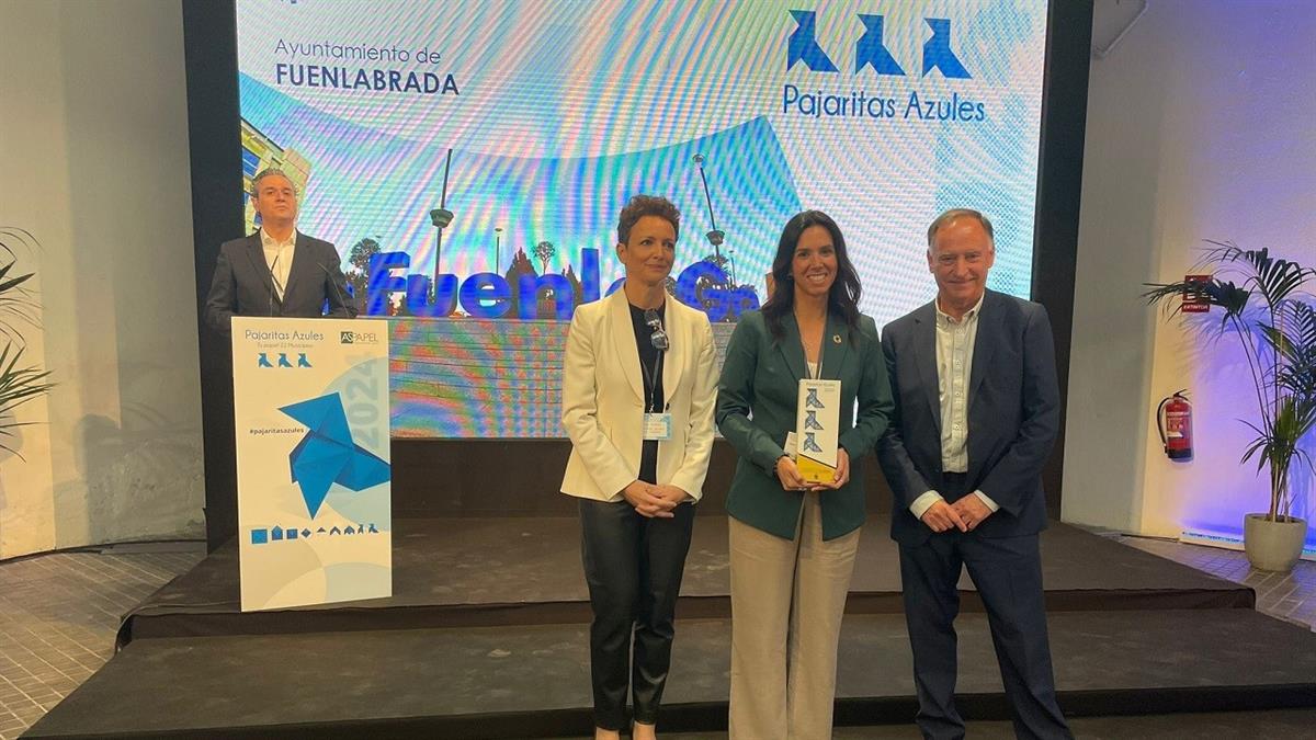 Ha obtenido la “Pajarita Ilustre” al haber sido premiada todos los años con las Tres Pajaritas Azules desde la creación de los premios de ASPAPEL