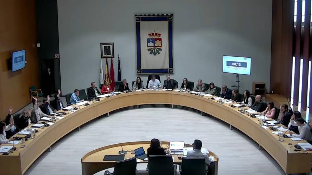 Los populares pedían rehabilitar plazas públicas deterioradas y contaron con el apoyo de Más Madrid y Vox