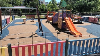 La ciudad destina 920.000 euros a renovar juegos, crear zonas de sombra e incorporar nuevos espacios de ocio y actividad física