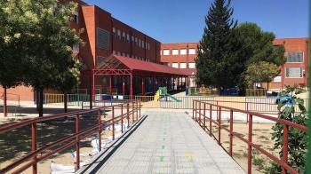 Para favorecer la conciliación, los más pequeños pueden asistir a actividades y juegos organizados en algunos centros escolares