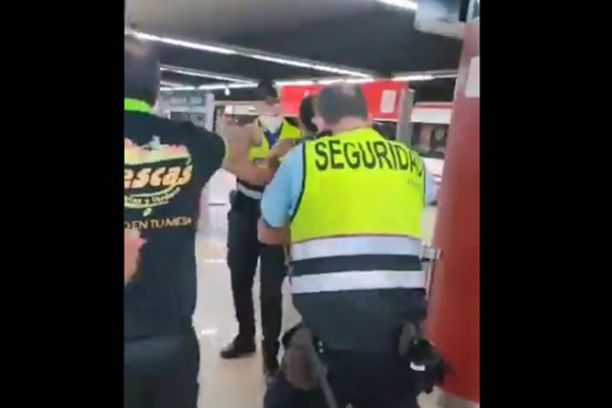 Un vídeo de los hechos grabado por un usuario siembra la polémica en redes sociales