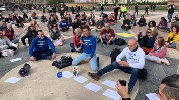 Entre los servidores públicos hay grupos de personas que rechazan inmunizarse 