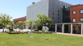 El centro integra vigilancia activa, terapia focal y caracterización genética del cáncer